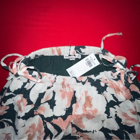 Abercrombie and Fitch Floral Skirt Size XS - Picture 4 of 8